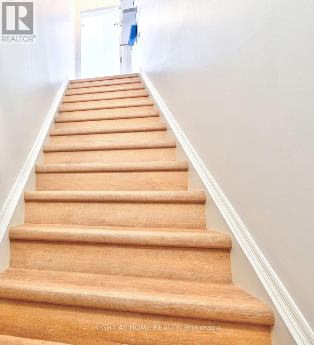 Row / Townhouse for Sale in 14 - 2450 POST ROAD|Oakville (RO River Oaks), Ontario L6H0J2 2