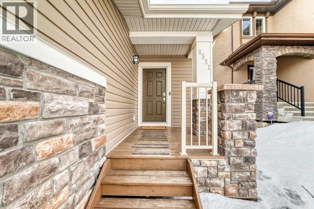 House for Sale in 9331 14 Avenue SW|Calgary, Alberta T3H4A9 2