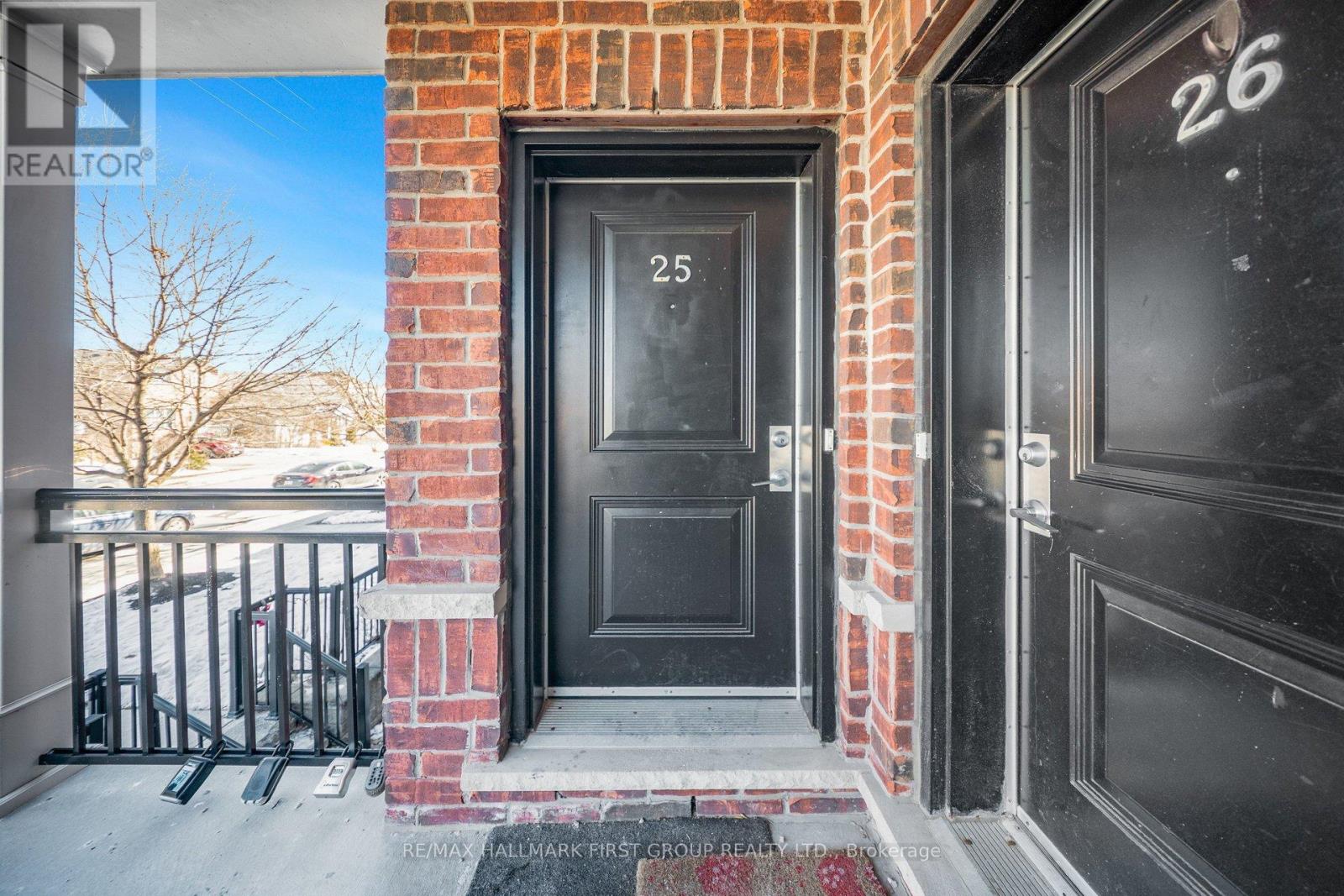 Row / Townhouse for Sale in 25 - 120 TWENTY FOURTH STREET|Toronto (Long Branch), Ontario M8V0B9 4