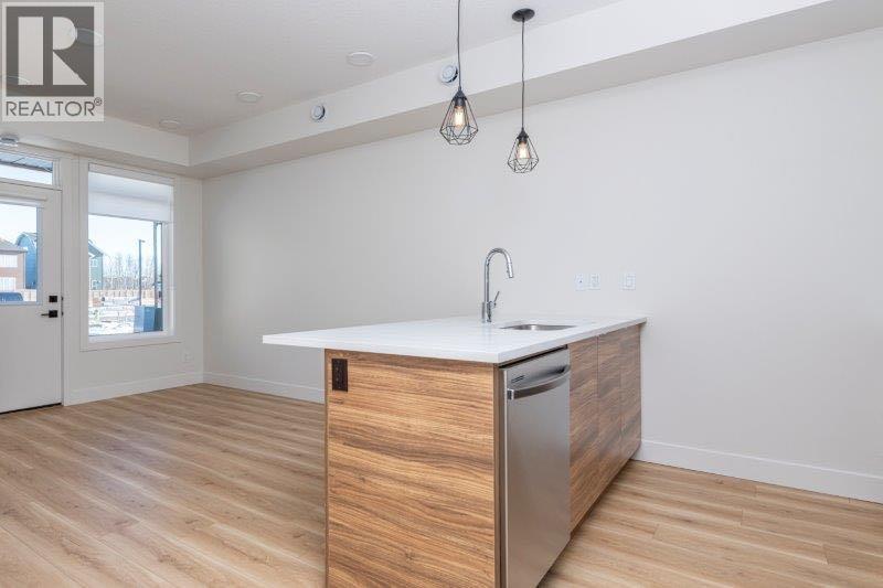 Row / Townhouse for Sale in 706, 10060 46 Street NE|Calgary, Alberta T3J2H8 2