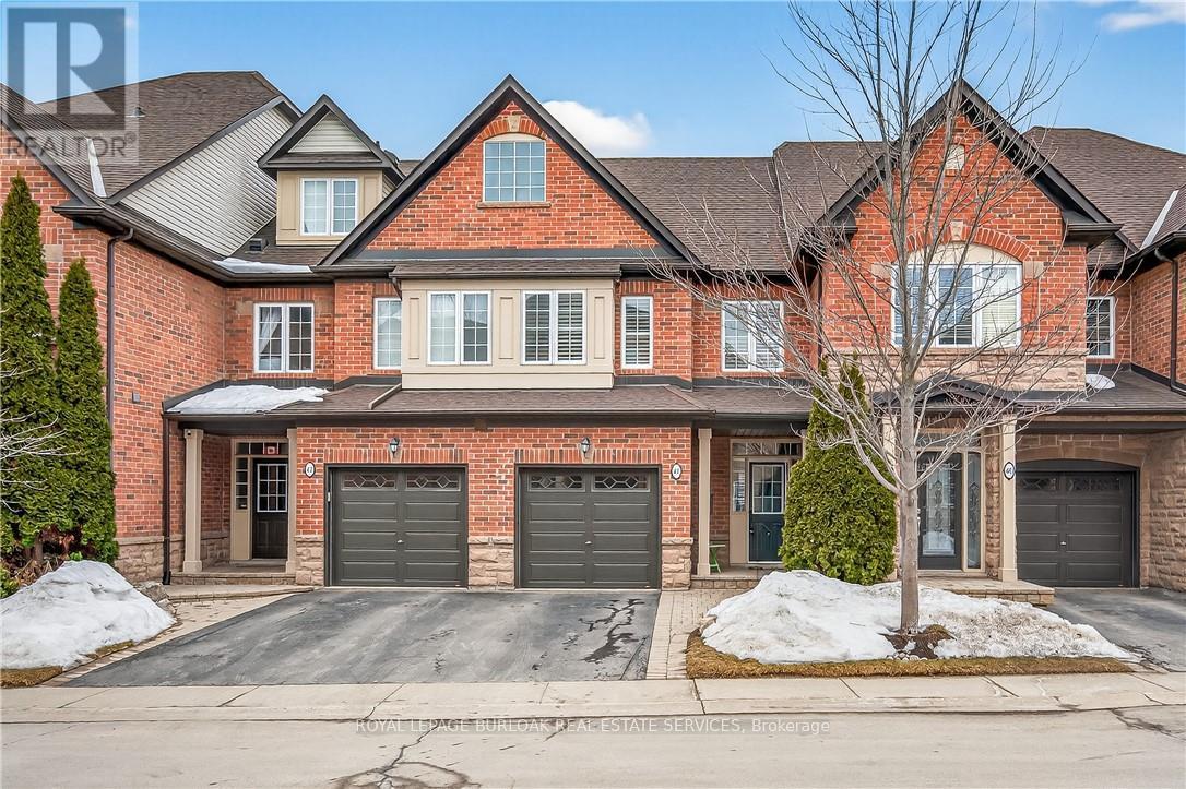Row / Townhouse for Sale in 41 - 300 RAVINEVIEW WAY|Oakville (WC Wedgewood Creek), Ontario L6H7J2