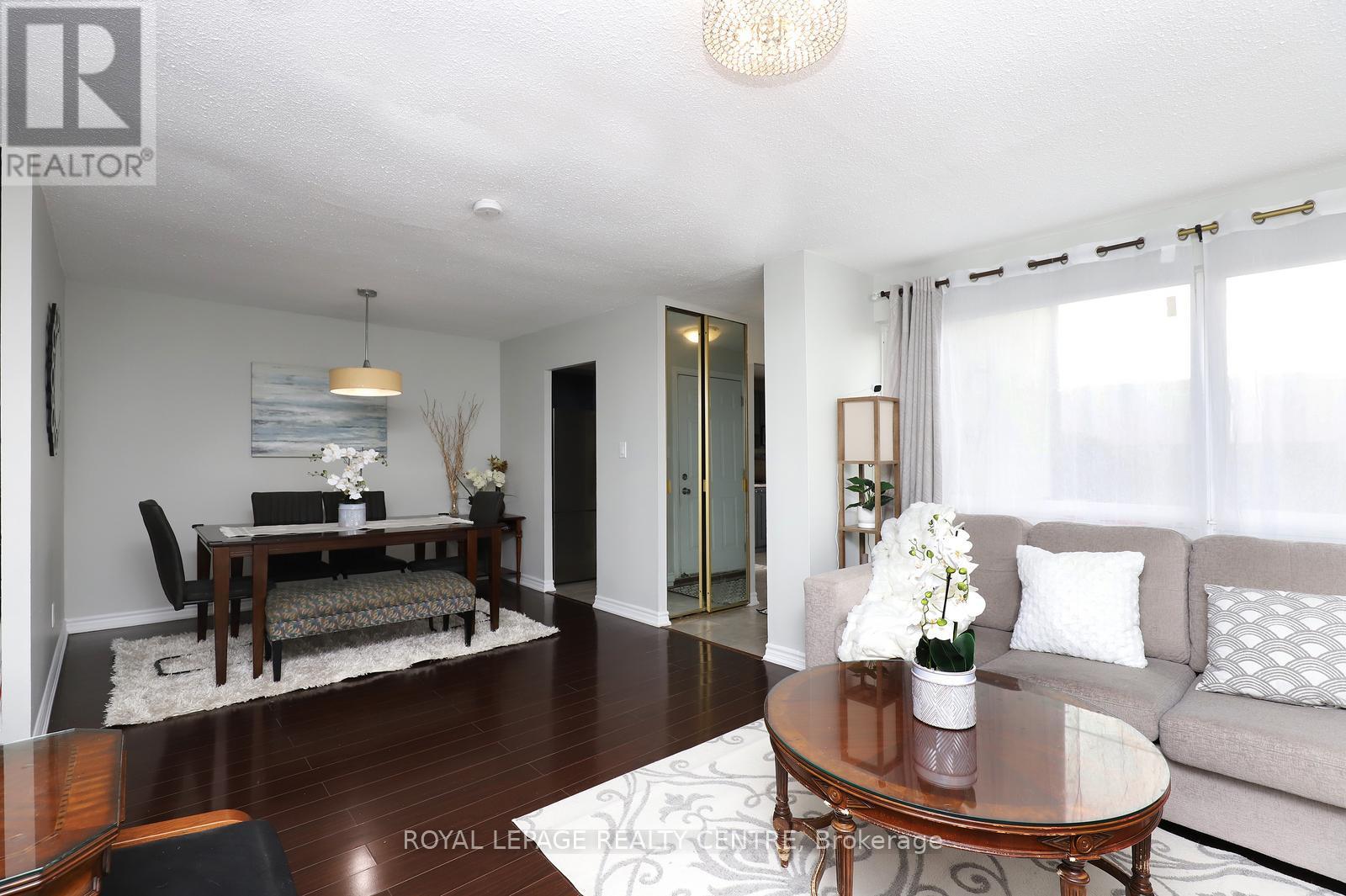 Row / Townhouse for Sale in 171 - 1055 DUNDAS STREET E|Mississauga (Applewood), Ontario L4Y3X6 2