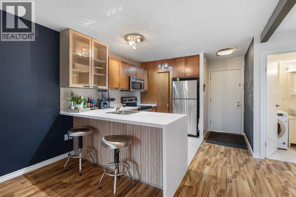 Apartment for Sale in 202, 1015 14 Avenue SW|Calgary, Alberta T2R0N9 2