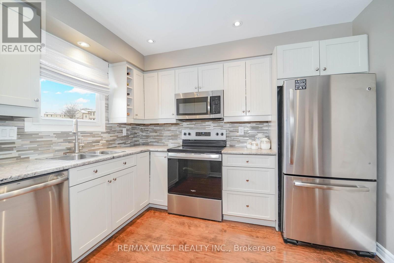 Row / Townhouse for Sale in 24 - 7340 COPENHAGEN ROAD|Mississauga (Meadowvale), Ontario L5N2S5 3