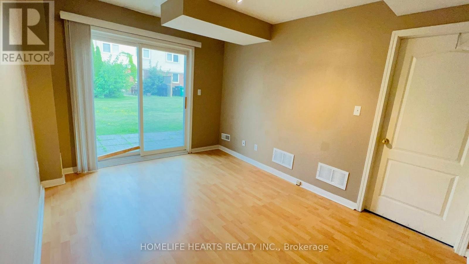 Row / Townhouse for Sale in 156 - 5980 WHITEHORN AVENUE|Mississauga (East Credit), Ontario L5V2Y3 3