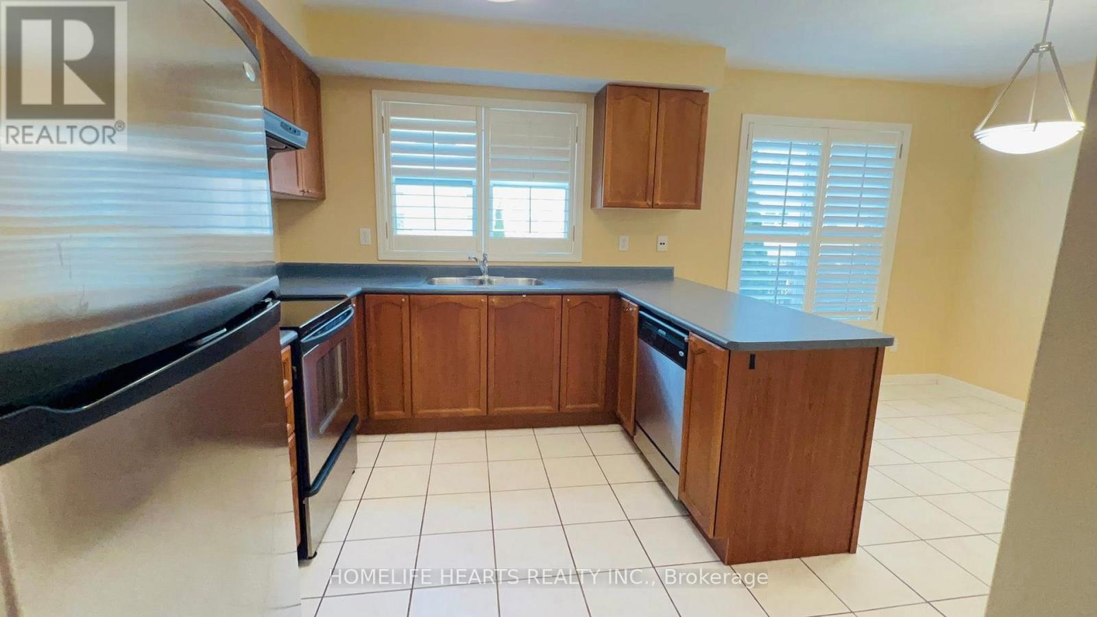 Row / Townhouse for Sale in 156 - 5980 WHITEHORN AVENUE|Mississauga (East Credit), Ontario L5V2Y3 4