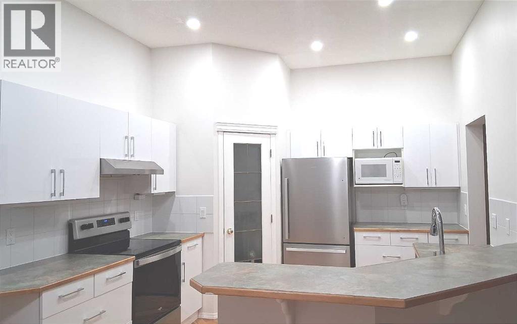 House for Sale in 265 Somerside Park SW|Calgary, Alberta T2Y3G5 3