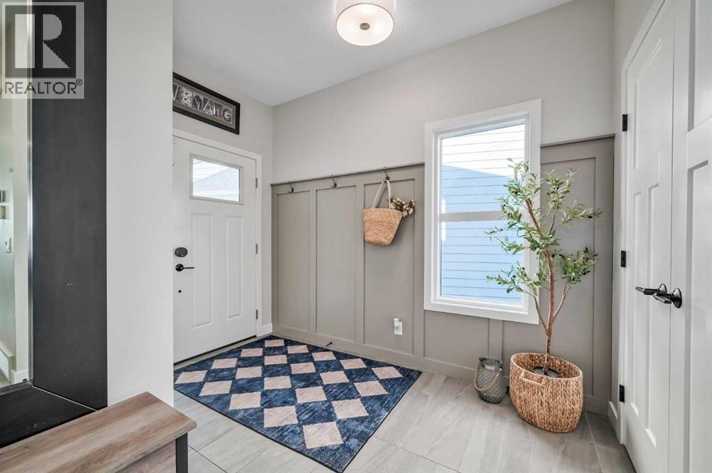 House for Sale in 32 Magnolia Heath SE|Calgary, Alberta T3M2Z7 2