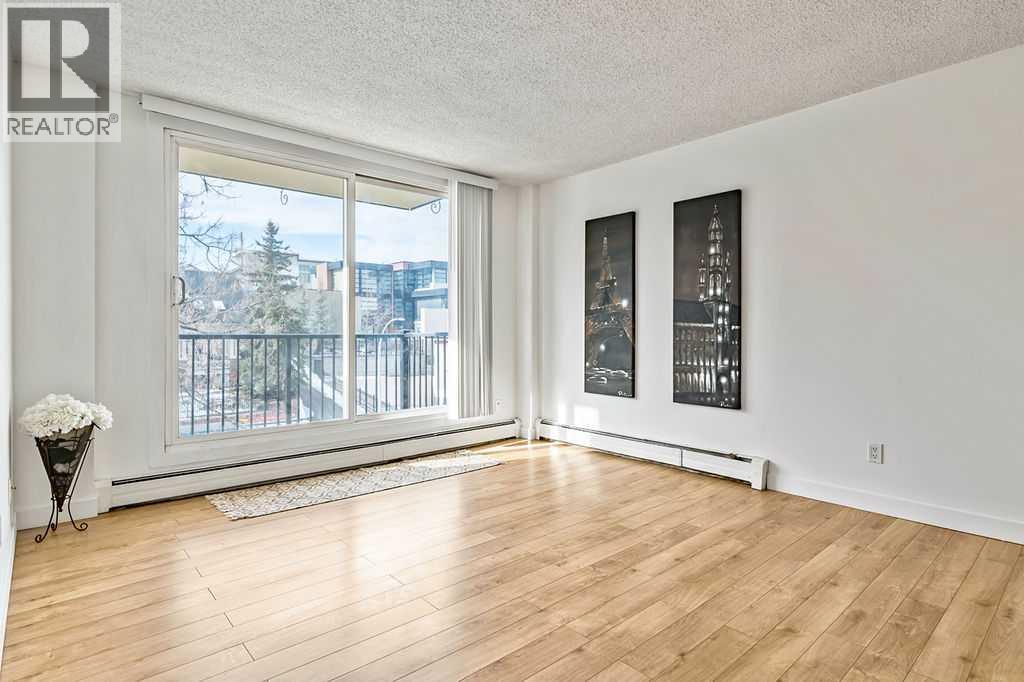 Apartment for Sale in 402, 2220 16A Street W|Calgary, Alberta T2T4K2 4