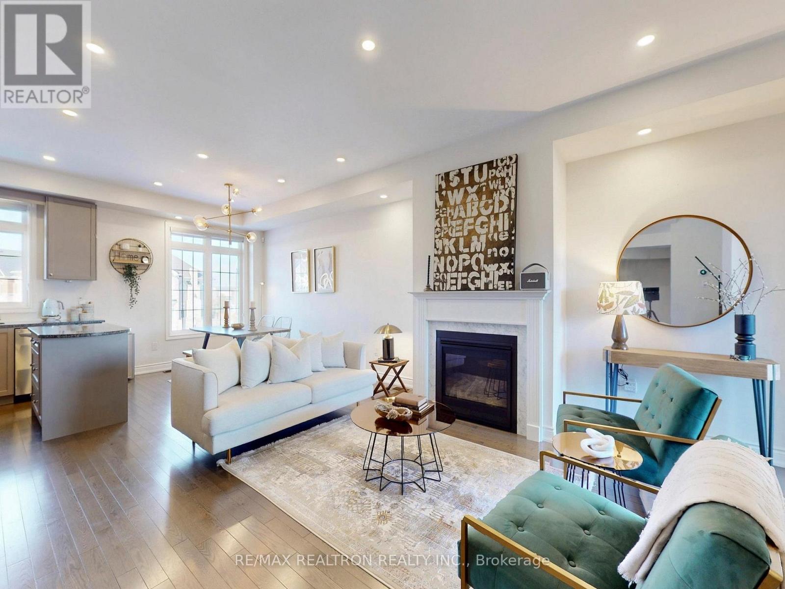 Row / Townhouse for Sale in 6 OAKMORE LANE|Brampton (Bram West), Ontario L6Y6H5 5