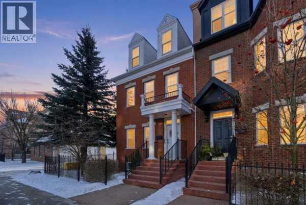 Row / Townhouse for Sale in 2405 Sorrel Mews SW|Calgary, Alberta T2T6G5