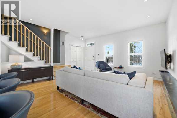 Row / Townhouse for Sale in 2405 Sorrel Mews SW|Calgary, Alberta T2T6G5 5