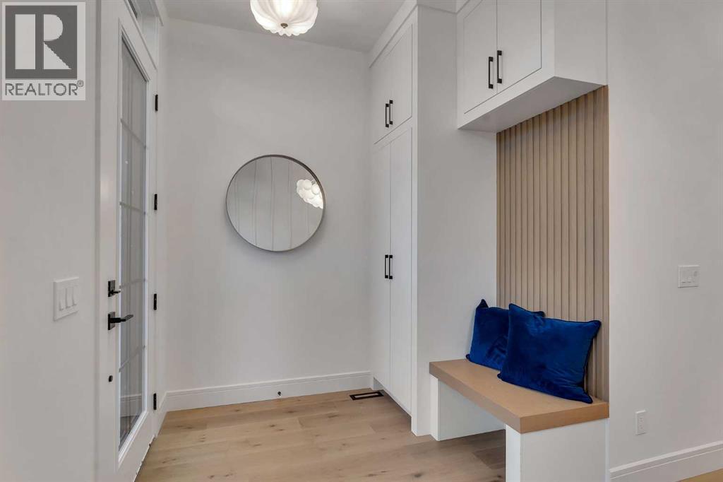 House for Sale in 1729 19 Avenue NW|Calgary, Alberta T2M1B4 3