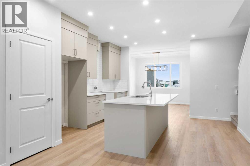 House for Sale in 17 Creekview Manor SW|Calgary, Alberta T2X5Y4 3