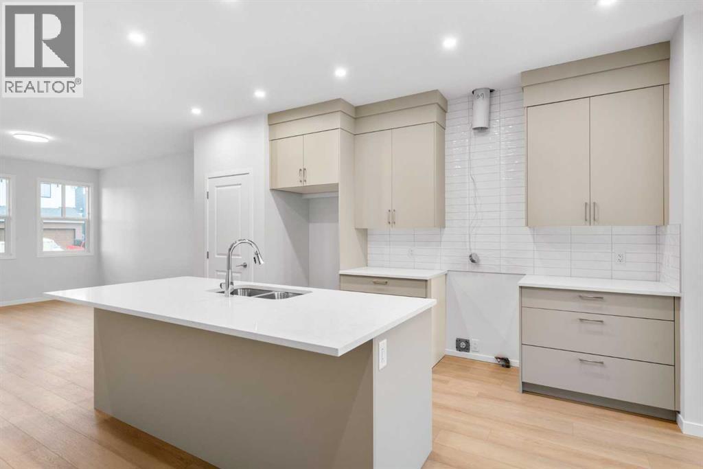 House for Sale in 17 Creekview Manor SW|Calgary, Alberta T2X5Y4 5