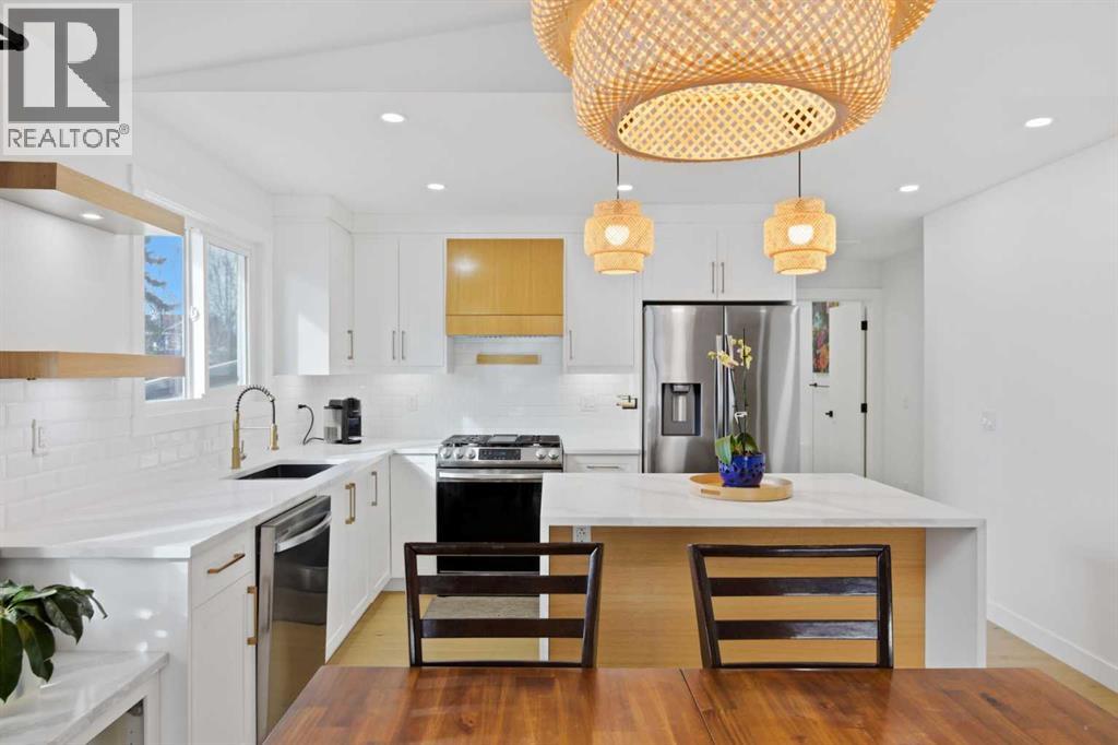 House for Sale in 428 Queen Anne Way SE|Calgary, Alberta T2J4R9 5