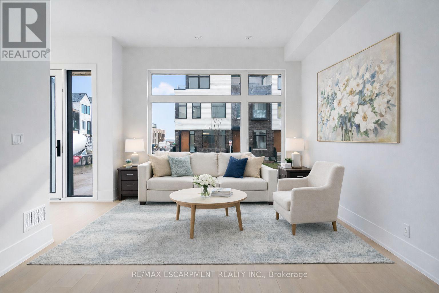 Row / Townhouse for Sale in 19 - 20 LOU PARSONS WAY|Mississauga (Port Credit), Ontario L5H0B2 4