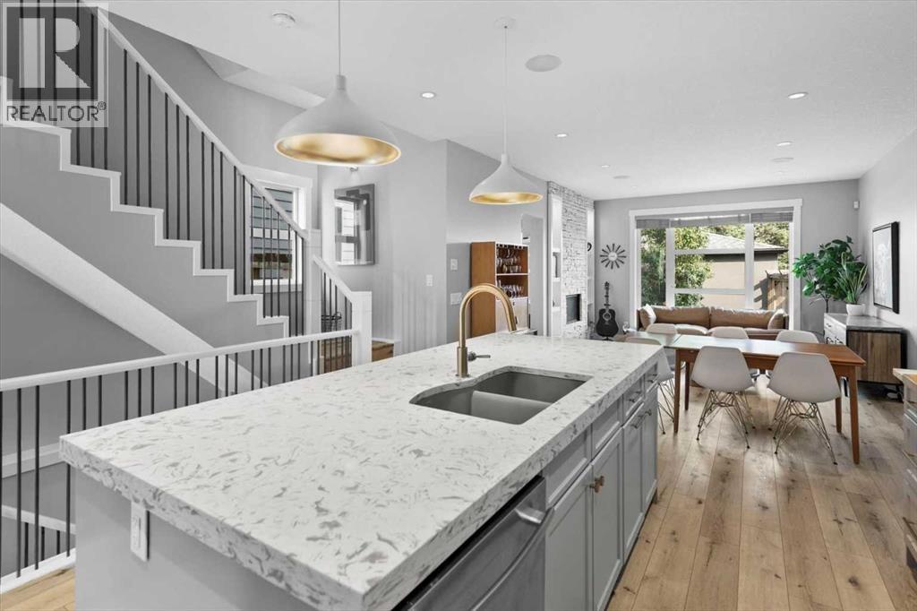 Duplex for Sale in 2316 22 Street NW|Calgary, Alberta T2M3W4