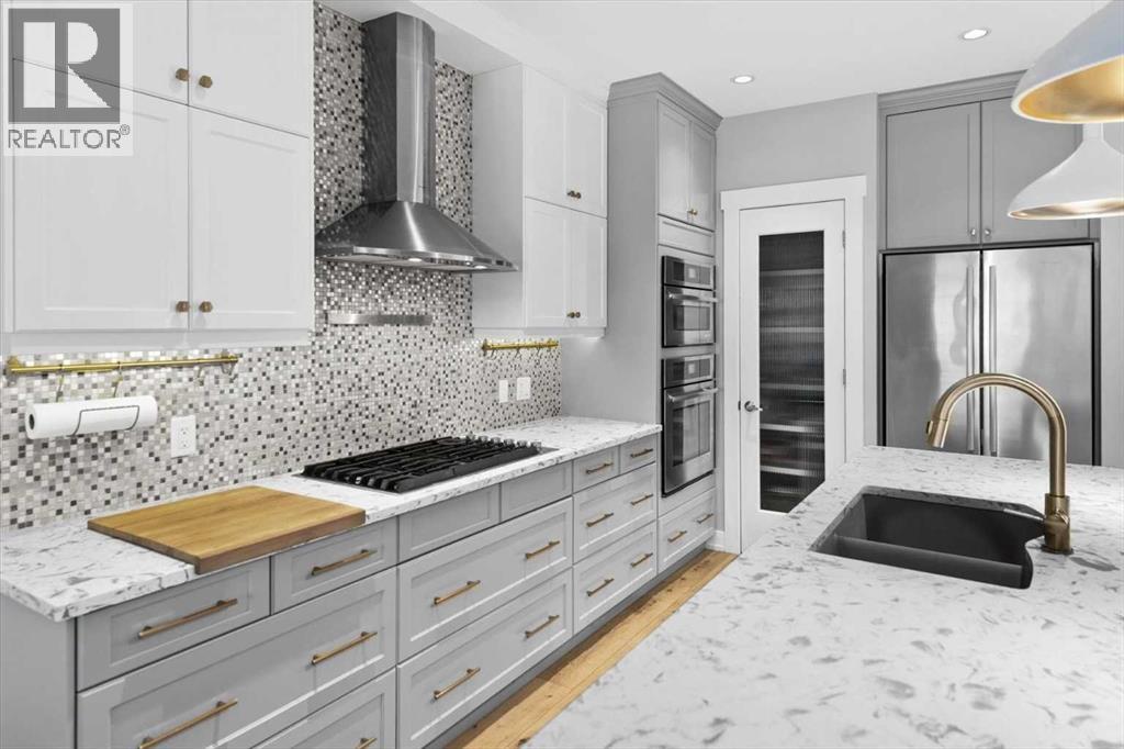 Duplex for Sale in 2316 22 Street NW|Calgary, Alberta T2M3W4 3