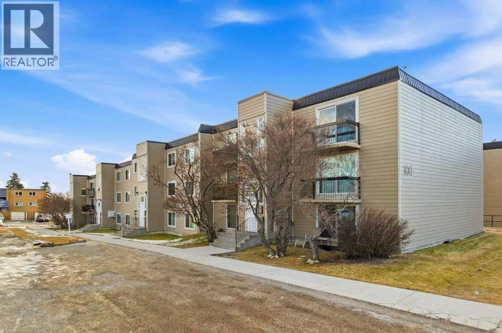 Apartment for Sale in 105, 315 Heritage Drive SE|Calgary, Alberta T2H1N2 3