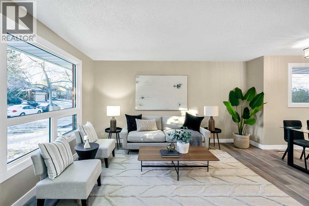 House for Sale in 467 Berkley Crescent NW|Calgary, Alberta T3K1A9 3