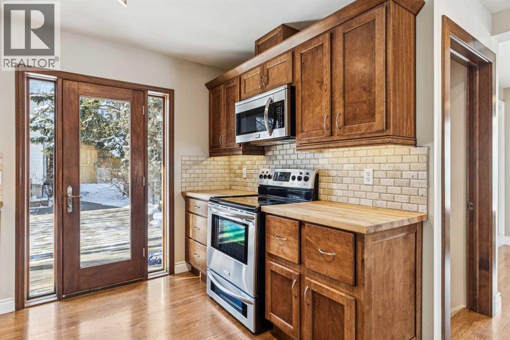 House for Sale in 5415 Centre A Street NE|Calgary, Alberta T2K1K1 5