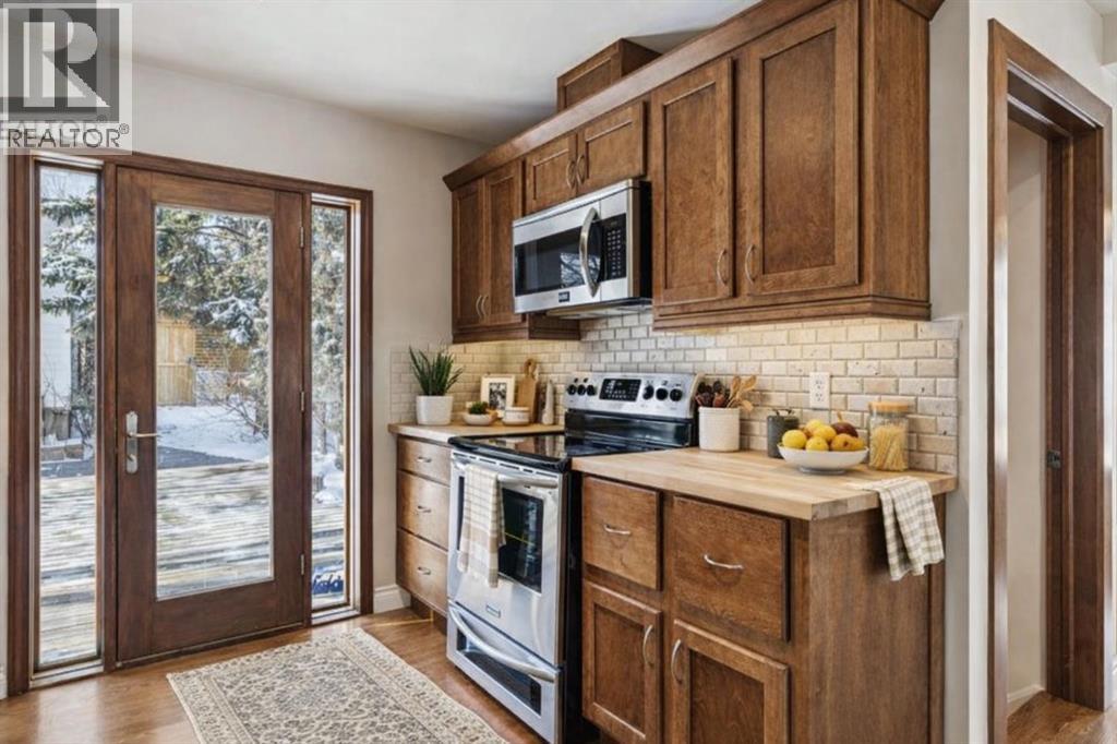 House for Sale in 5415 Centre A Street NE|Calgary, Alberta T2K1K1 4