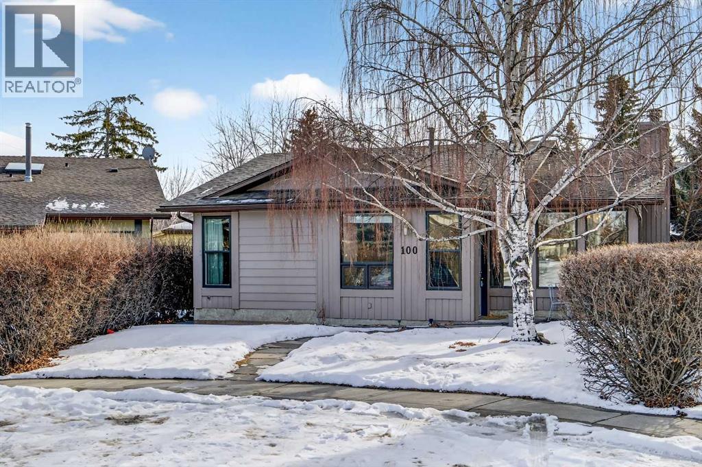 House for Sale in 100 Strathcona Close SW|Calgary, Alberta T3H1L3 2
