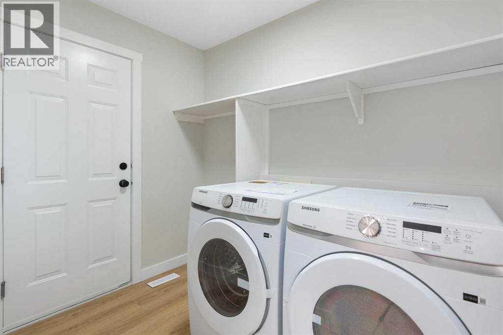 House for Sale in 335 Hidden Creek Boulevard NW|Calgary, Alberta T3A6L1 5