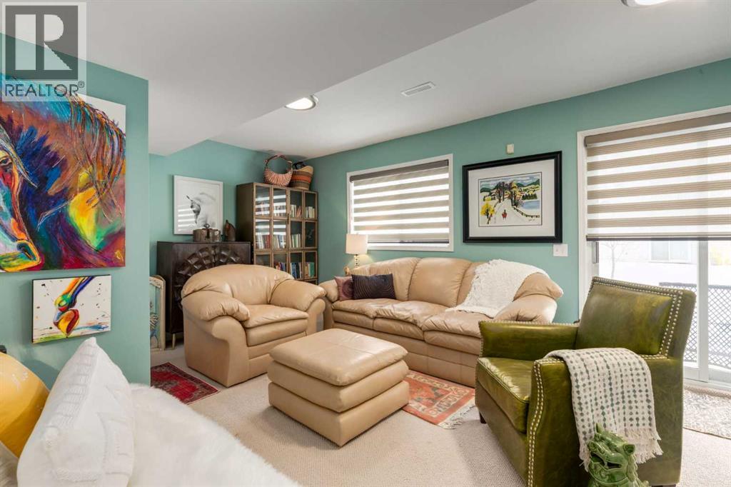 Row / Townhouse for Sale in 318 Hawkstone Manor NW|Calgary, Alberta T3G3X2 4