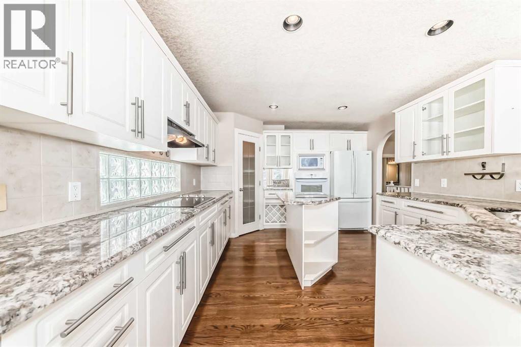 House for Sale in 256 Evergreen Court SW|Calgary, Alberta T2Y2X5 5