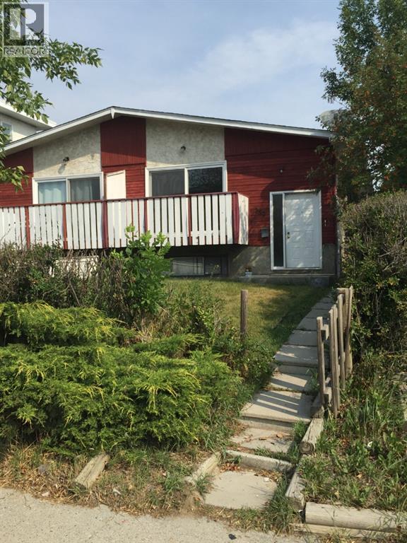 Duplex for Sale in 350 33 Avenue NE|Calgary, Alberta T2E2H8 3