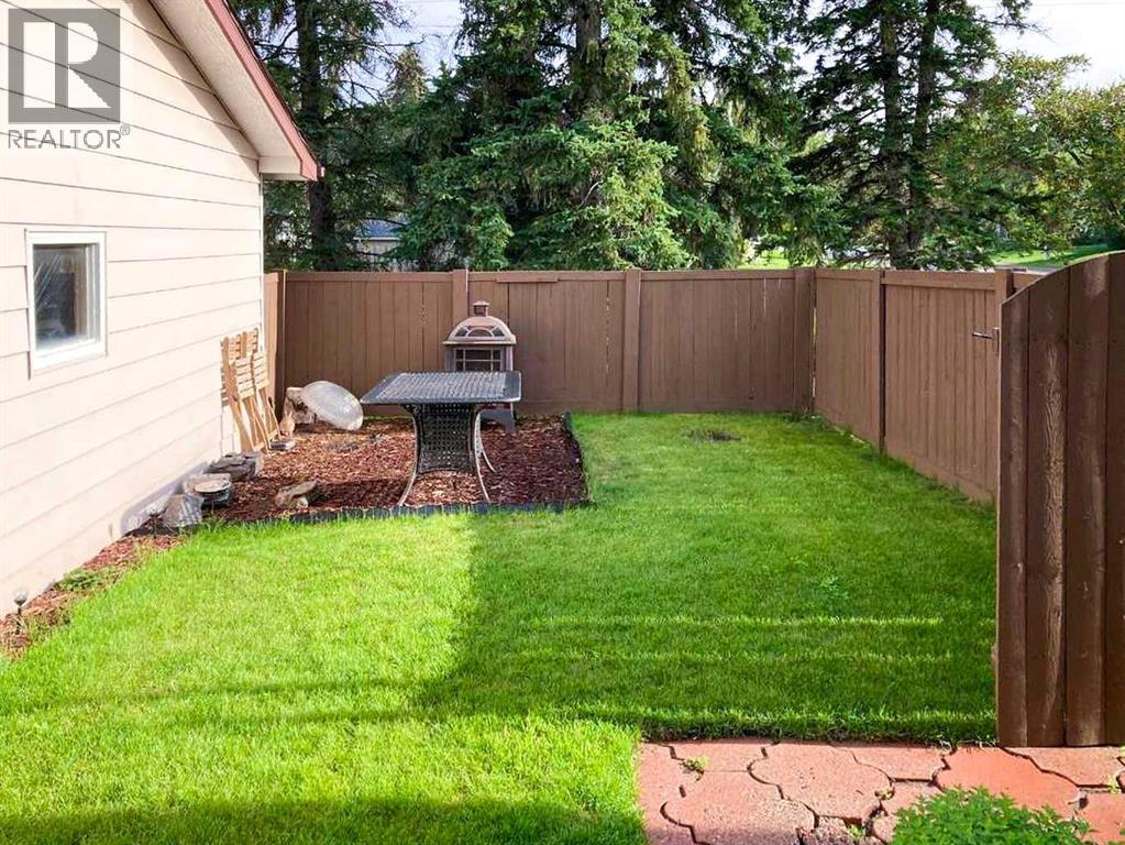 House for Sale in 84 Waterloo Drive SW|Calgary, Alberta T3C3G1 3