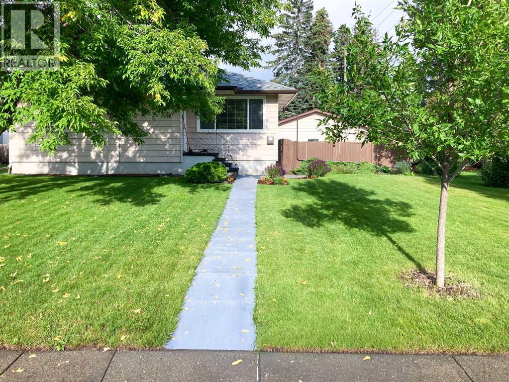 House for Sale in 84 Waterloo Drive SW|Calgary, Alberta T3C3G1 2