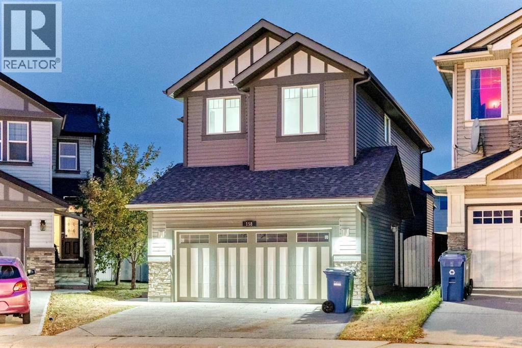 House for Sale in 158 Valleyview Court SE|Calgary, Alberta T2B0K6 2