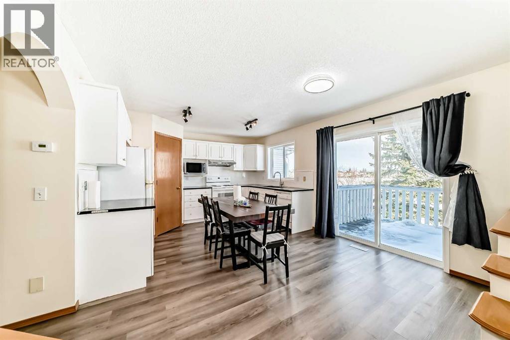 House for Sale in 136 Citadel Crest Circle NW|Calgary, Alberta T3G4G3 3