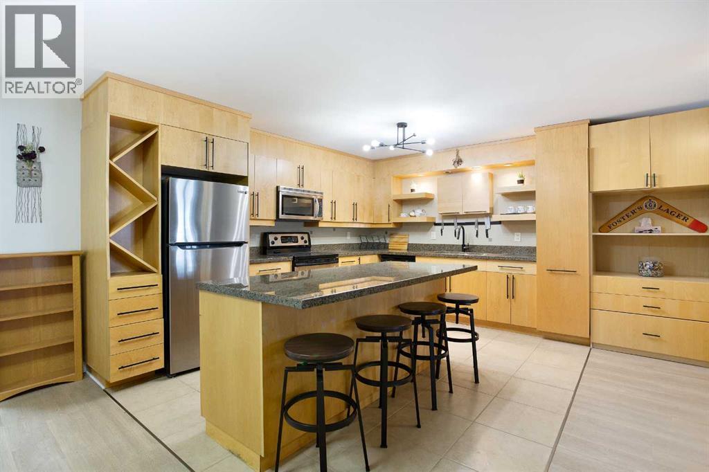 Apartment for Sale in 102, 350 4 Avenue NE|Calgary, Alberta T2E0J3 5