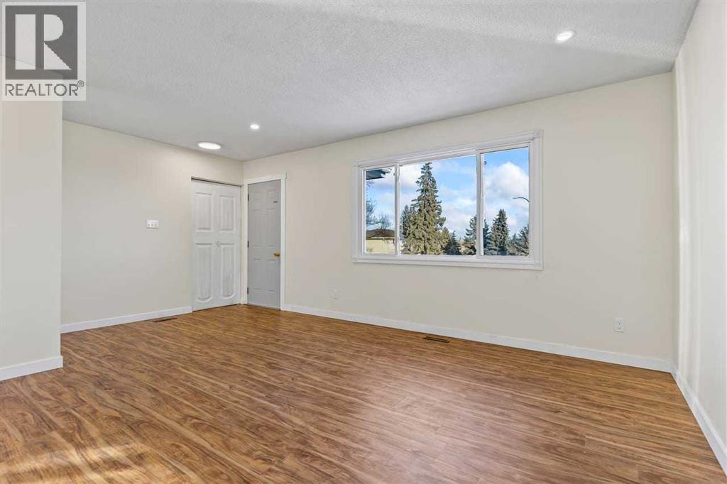 House for Sale in 531 64 Avenue NW|Calgary, Alberta T2K5L3 5