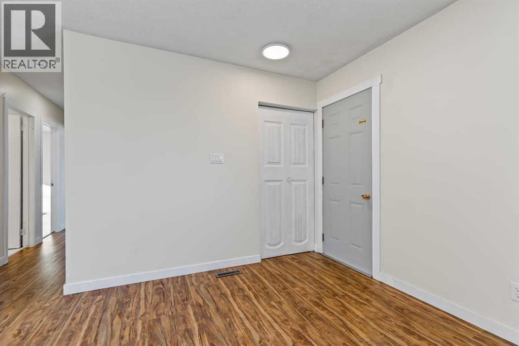 House for Sale in 531 64 Avenue NW|Calgary, Alberta T2K5L3 2