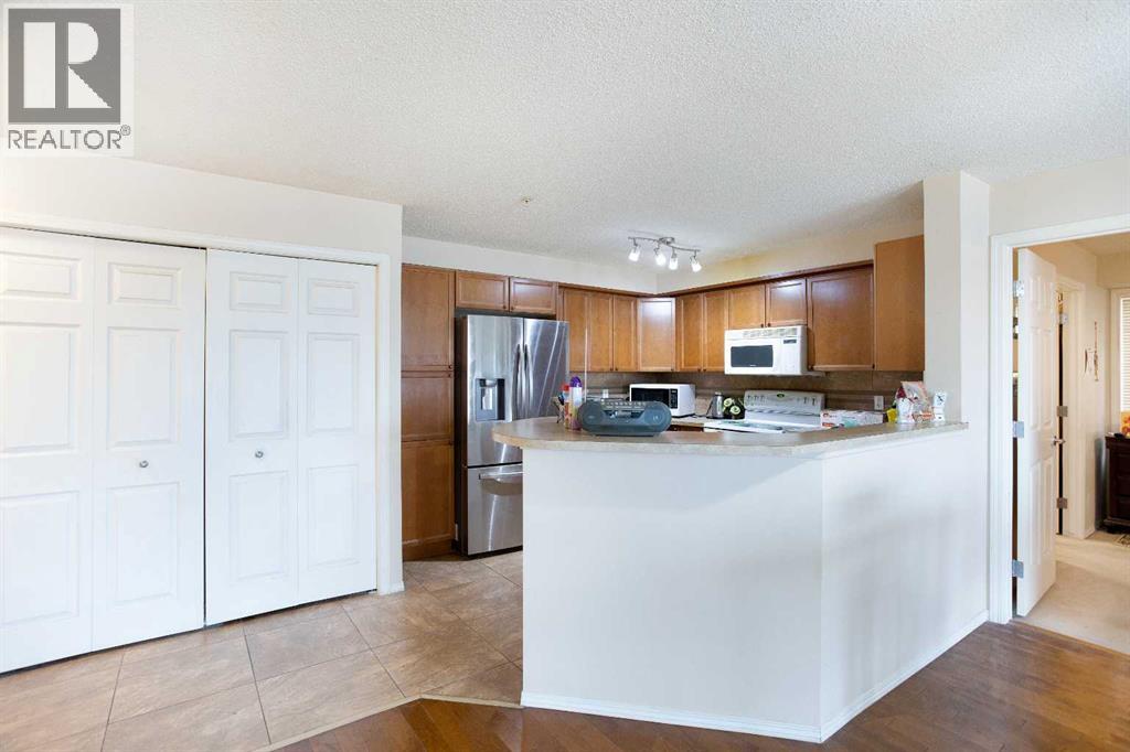 Apartment for Sale in 2107, 5200 44 Avenue NE|Calgary, Alberta T1Y7L4 4