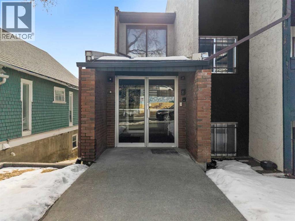 Apartment for Sale in 201, 1633 26 Avenue SW|Calgary, Alberta T2C1C7 2