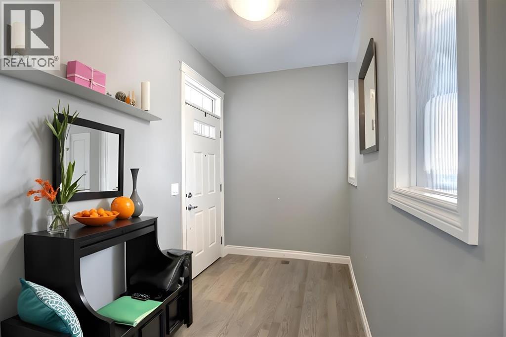 House for Sale in 22 Evansborough View NW|Calgary, Alberta T3P0R2 3