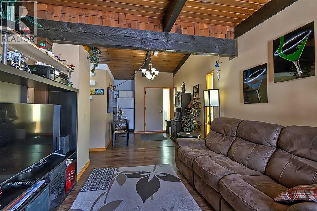 Duplex for Sale in 80 Queen Alexandra Close SE|Calgary, Alberta T2J3P8 4