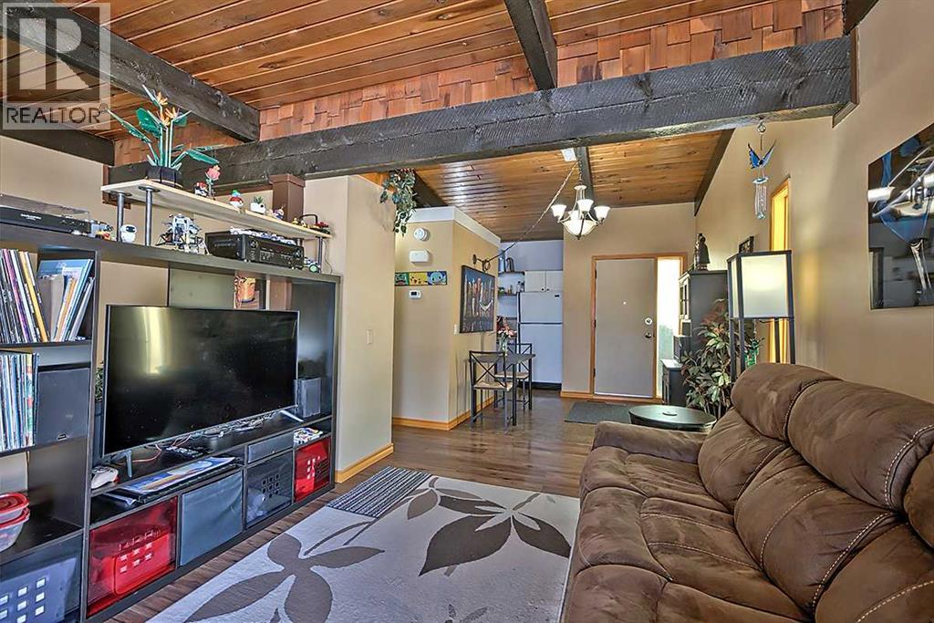 Duplex for Sale in 80 Queen Alexandra Close SE|Calgary, Alberta T2J3P8 5