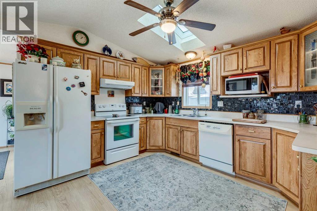 Mobile Home for Sale in 247, 3223 83 Street NW|Calgary, Alberta T3B5N5 5