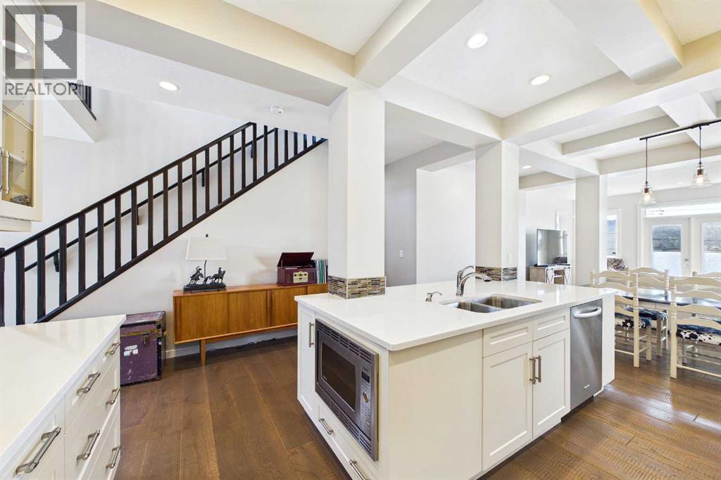 Duplex for Sale in 4827 22 Avenue NW|Calgary, Alberta T3B0Y4 2