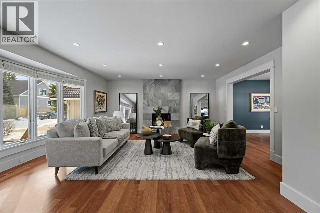 House for Sale in 116 Bay View Drive SW|Calgary, Alberta T2V3N8 4