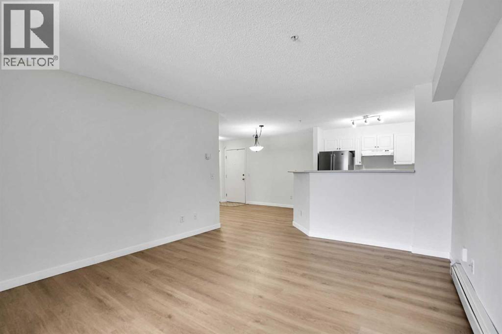 Apartment for Sale in 107, 5500 Somervale Court SW|Calgary, Alberta T2Y4L9 3