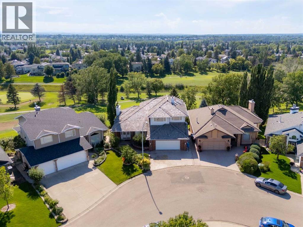 House for Sale in 21 Douglas Woods Manor SE|Calgary, Alberta T2Z2E7 3