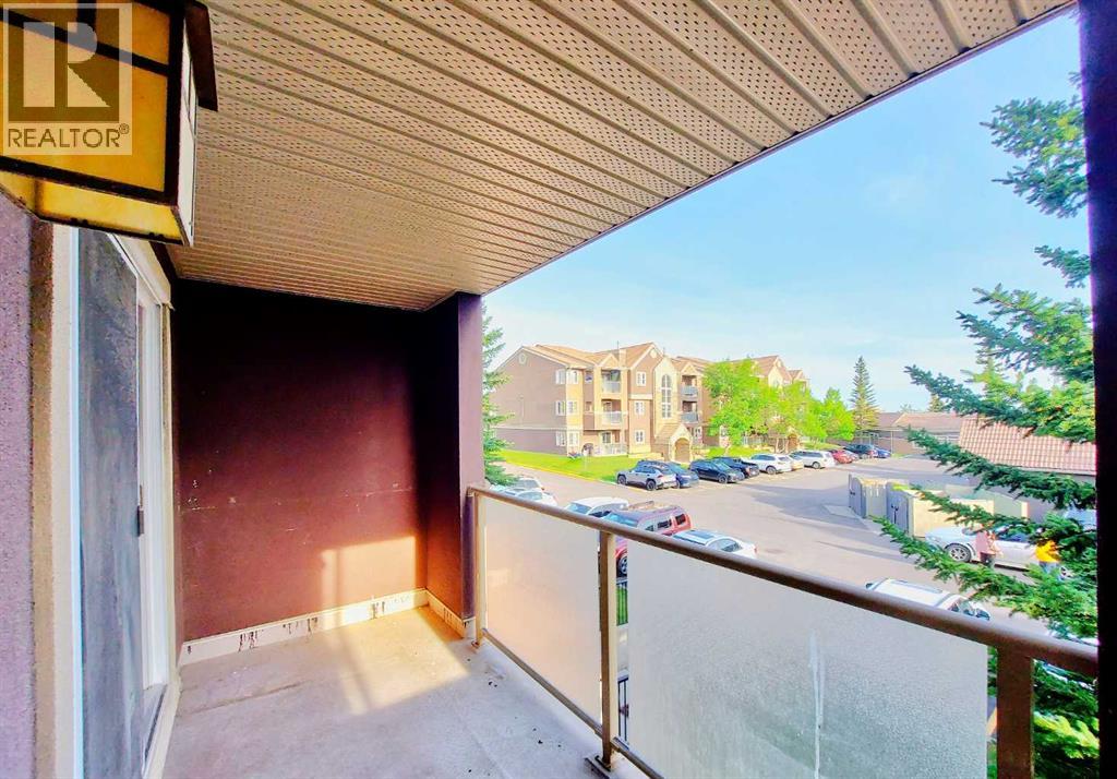 Apartment for Sale in 22, 2722 EDENWOLD Heights NW|Calgary, Alberta T3A3Y5 3